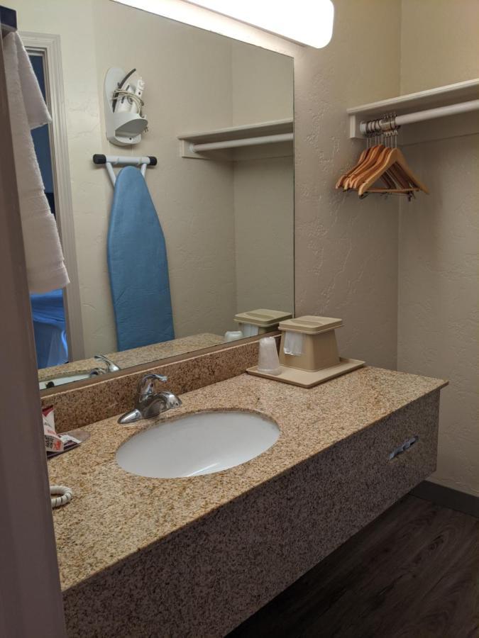 Atrium Inn Fort Stockton Exterior foto